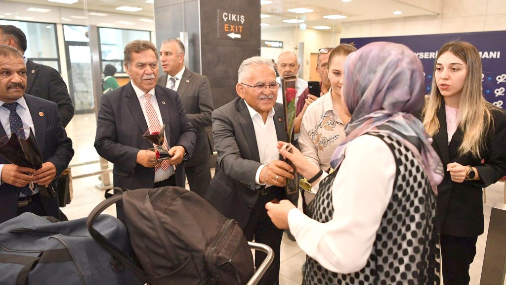 AKİB Başkanı Ali Hızar, Avrupalı Kayserililer’in Gurbetçi Karşılama Etkinliğine Katıldı 8 kayseri gurbetci karsilama 8