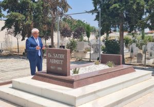 tika kabir ziyaret3