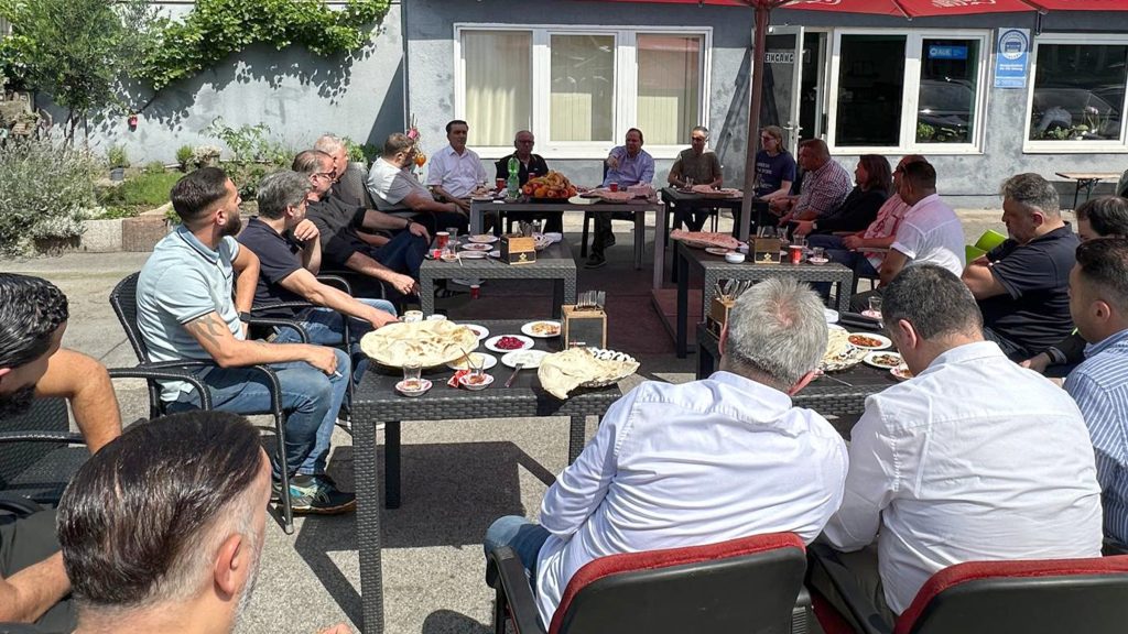 Göçmen iş insanları Auto Bakar’da Başkan Kufen’le bir araya geldi 16 auto bakar 1