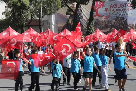 30 agustos zafer bayrami toren