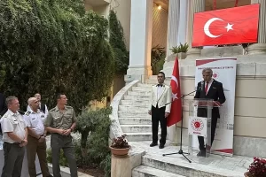 atina da turk bayrami kutlamas