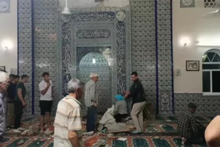 depremde hasarli cami i ncelem