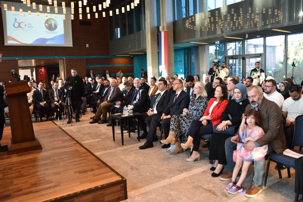 Türkiye-Fransa İş Gücü Anlaşması‘nın 60. Yılı büyük bir çoşku ile kutlandı 1 6