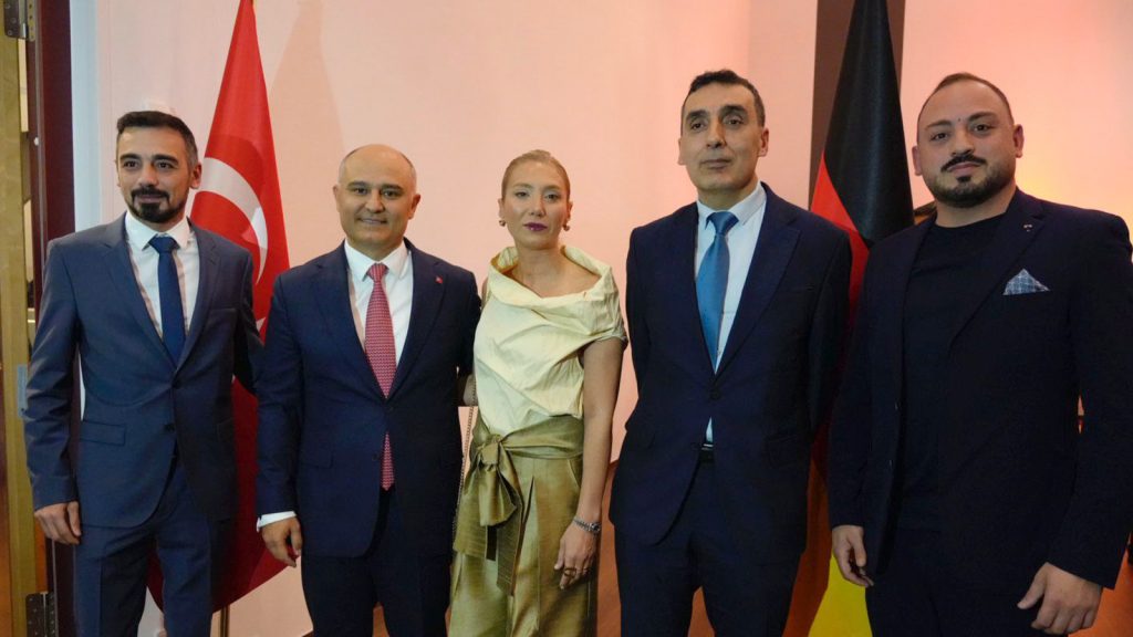 Essen’de Cumhuriyet Bayramı coşkusu zirve yaptı 12 essen cumhuriyet kutlama13