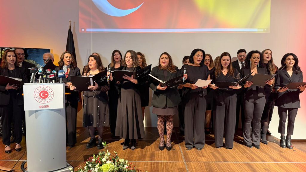 Essen’de Cumhuriyet Bayramı coşkusu zirve yaptı 19 essen cumhuriyet kutlama2