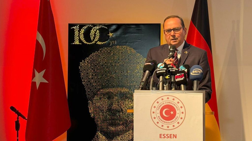 Essen’de Cumhuriyet Bayramı coşkusu zirve yaptı 16 essen cumhuriyet kutlama9