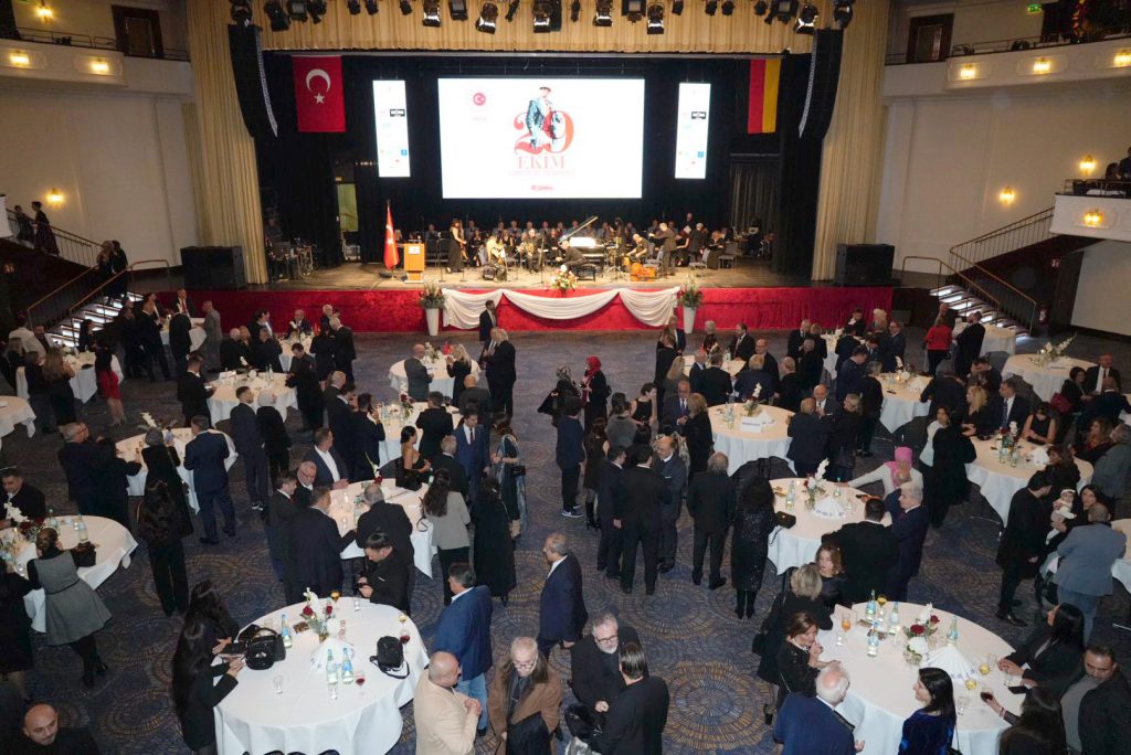 koln cumhuriyet resepsiyonu13