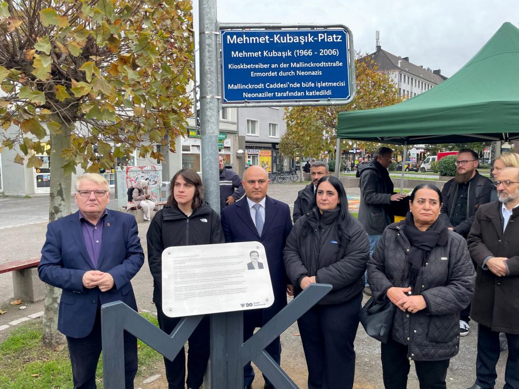 NSU kurbanı Mehmet Kubaşık, Dortmund’da anı plaketiyle yaşayacak 13 nsu kubasik ani plaketi13