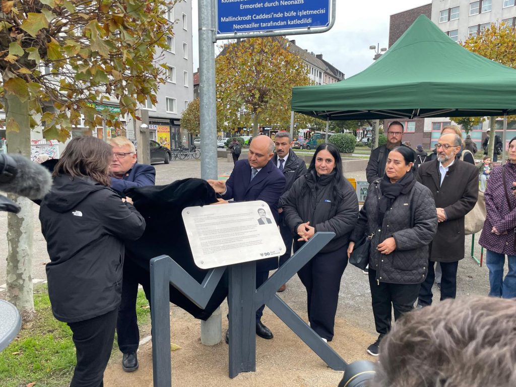 NSU kurbanı Mehmet Kubaşık, Dortmund’da anı plaketiyle yaşayacak 1 nsu kubasik ani plaketi4