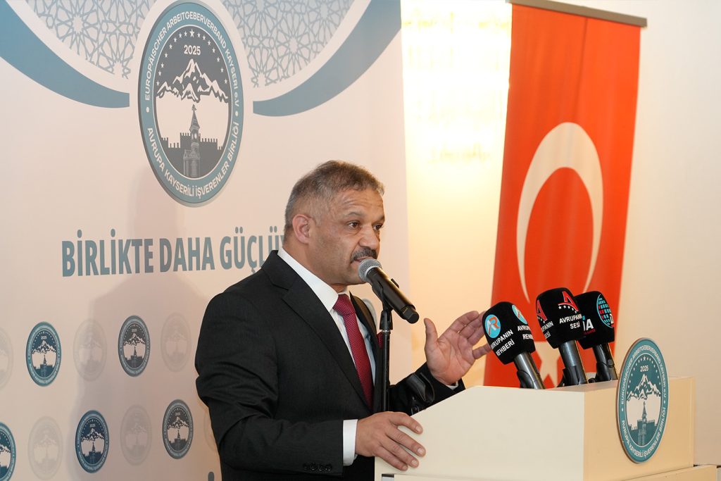 AKİB Köln’de Avrupa’daki Kayserili iş insanlarını buluşturdu 11 akib is dunya bulusma genelbaskan ali hizar3