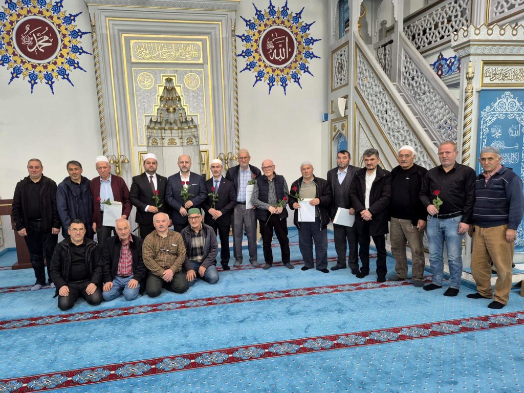 Bonn Camii'nde vefa Buluşması: İlk nesil dualarla anıldı 2 bonn1