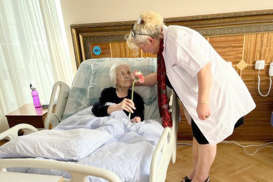 Yeni Mimoza Huzurevi sahibi Hatice Bayar: “Yaşlı bakımı sevgiyle yapılır” 10 yeni mimoza6