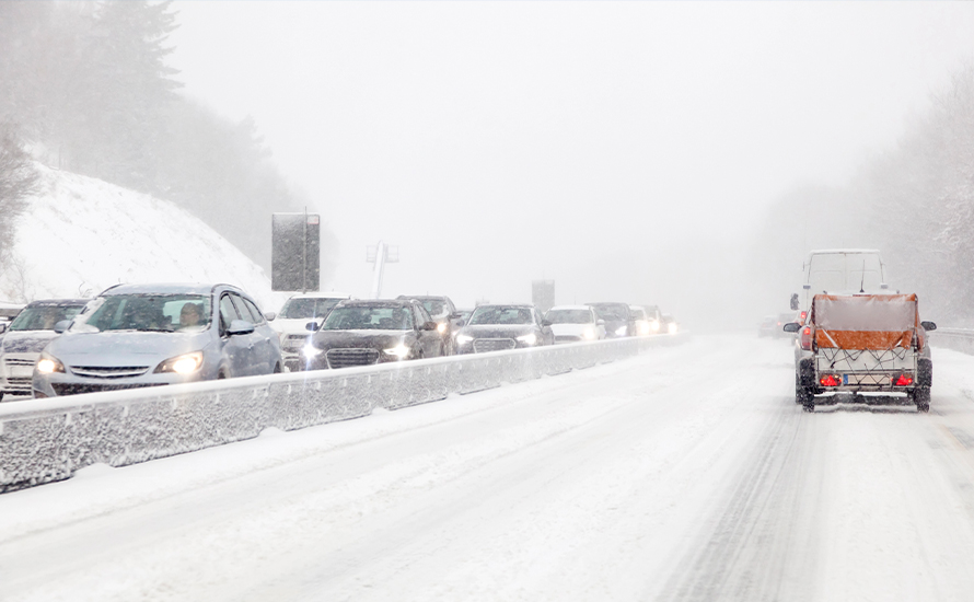 Almanya’da Kar ve Buz Alarmı: Elli Fırtınası Ulaşımı Vurdu
