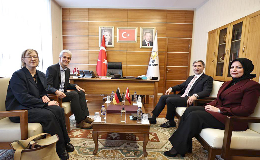 AK Parti Genel Başkan Yardımcısı Sırakaya, Alman Büyükelçiliği temsilcileriyle görüştü