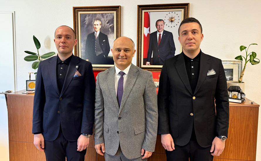 Almanya'ya yeni bir Türk markası geliyor: Larin Möbel yöneticilerinden Essen Başkonsolosu Aydın’a ziyaret