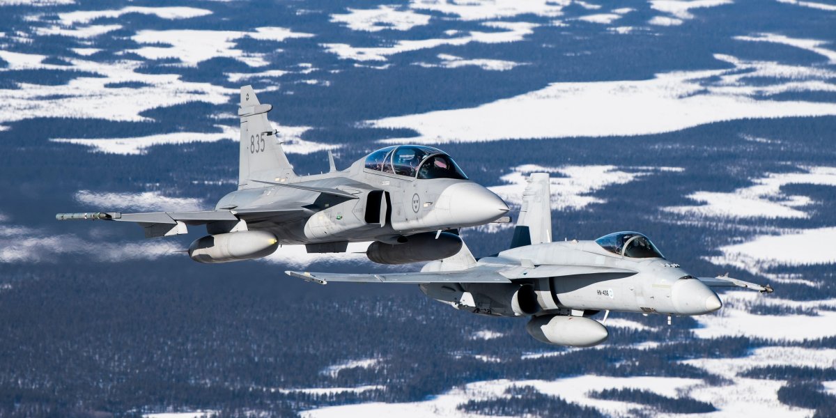 Finlandiya ve İsveç ortak hava görevinde Rus uçaklarını tanımladı
