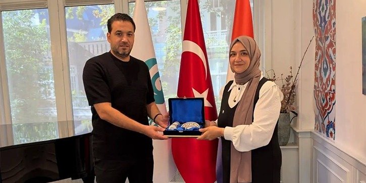 UID heyeti Hollanda'da Yunus Emre Enstitüsü ile kültürel işbirliği görüştü