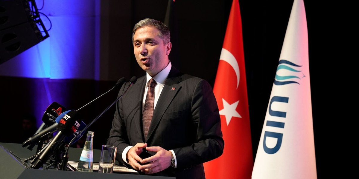 Sırakaya: Avrupa'daki Türk toplumu 65 yılda misafir işçiliğinden merkezî konuma yükseldi