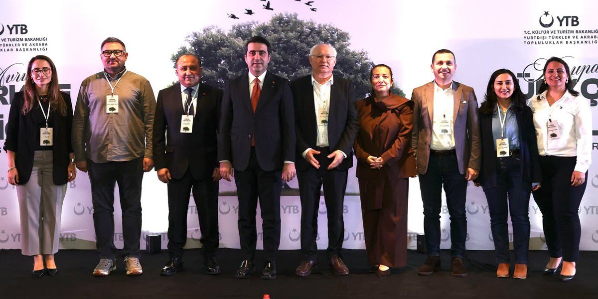 Avrupa'daki Türkçe öğretmenlerine YTB'den sertifika programı