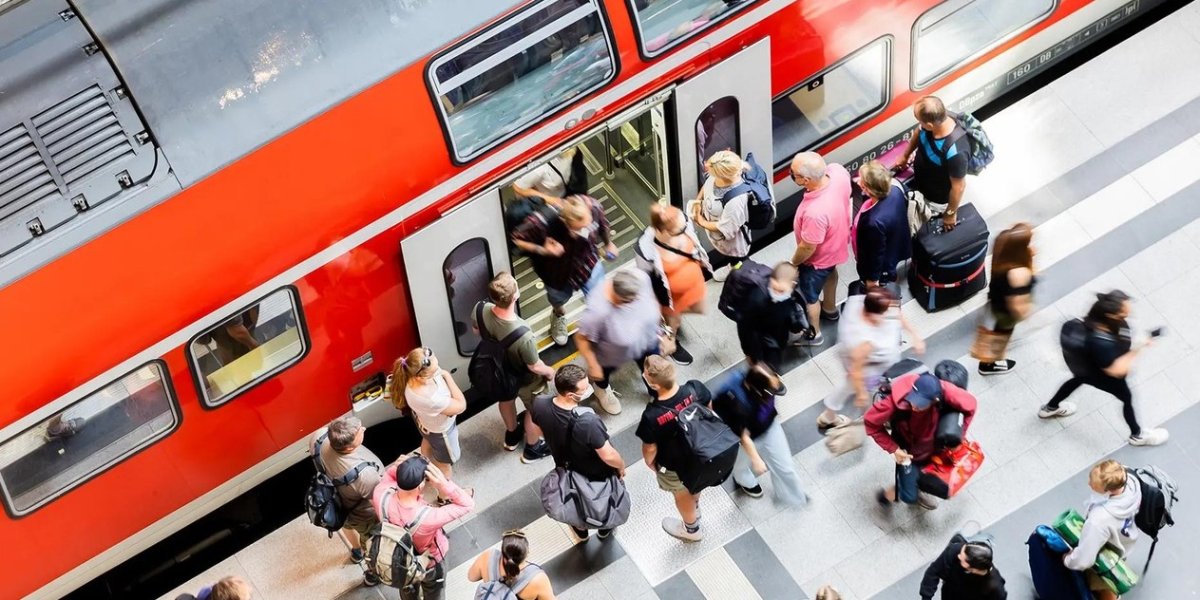 Almanya'nın esnek toplu taşıma planı ertelendi